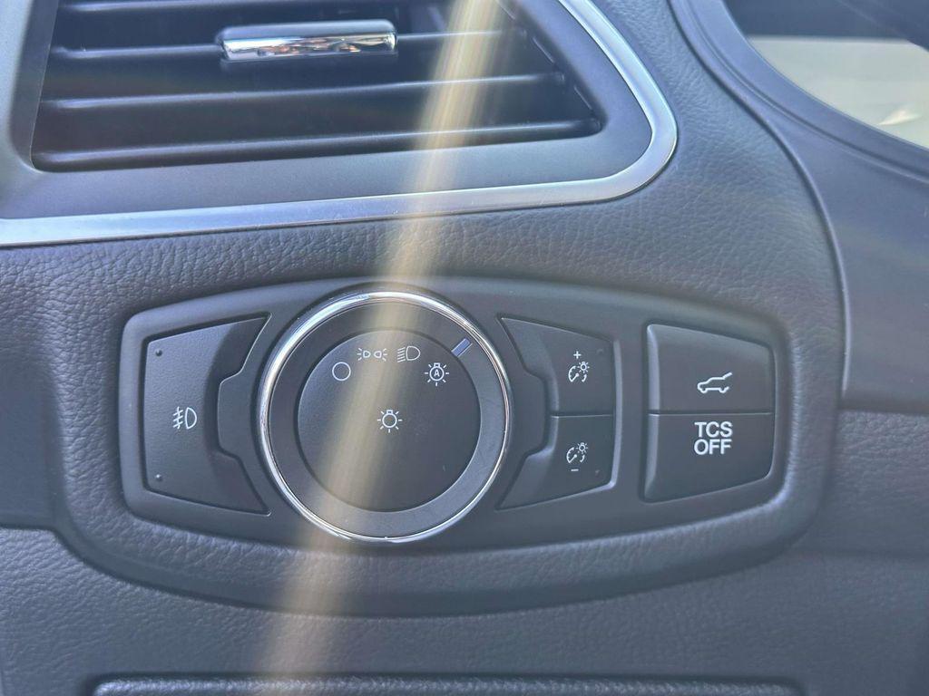 used 2024 Ford Edge car, priced at $30,998