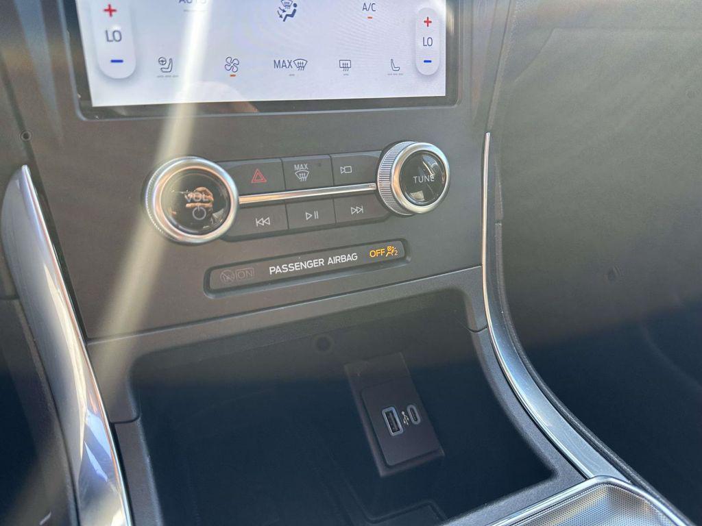 used 2024 Ford Edge car, priced at $30,998