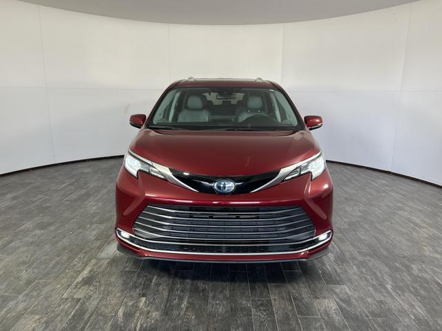 used 2021 Toyota Sienna car, priced at $39,998