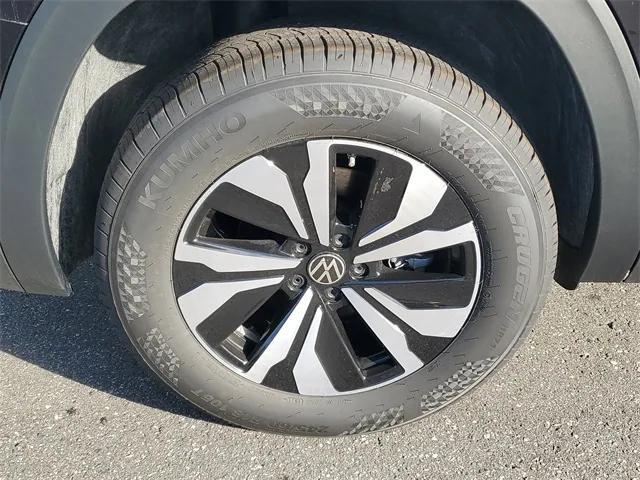 new 2026 Volkswagen Atlas car, priced at $38,946