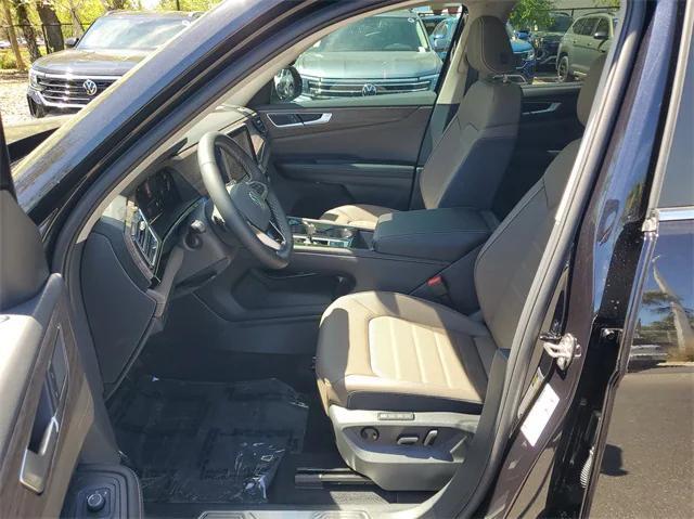 new 2025 Volkswagen Atlas car, priced at $46,861