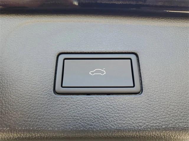 new 2025 Volkswagen Atlas car, priced at $46,861