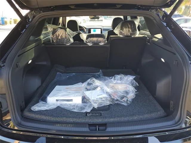 new 2026 Volkswagen Atlas Cross Sport car, priced at $43,574