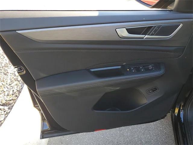 new 2026 Volkswagen Atlas Cross Sport car, priced at $43,574