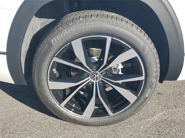 new 2026 Volkswagen Atlas car, priced at $53,483