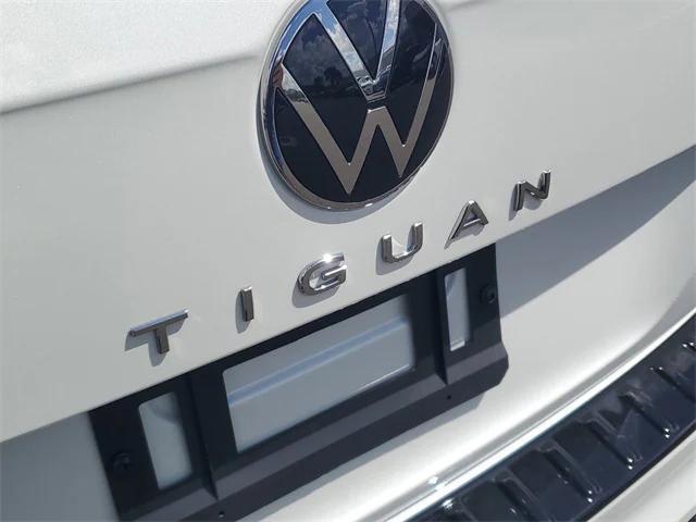 new 2024 Volkswagen Tiguan car, priced at $33,063