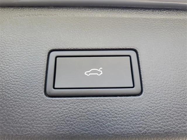 new 2026 Volkswagen Atlas car, priced at $43,975