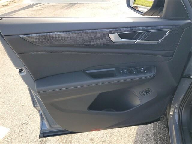 new 2026 Volkswagen Atlas Cross Sport car, priced at $50,046