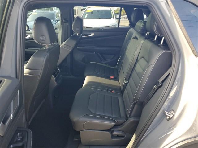 new 2026 Volkswagen Atlas Cross Sport car, priced at $50,046