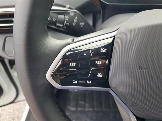 new 2025 Volkswagen ID.4 car, priced at $40,635