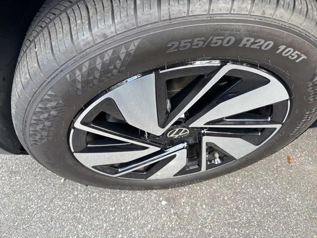 used 2024 Volkswagen Atlas car, priced at $31,999