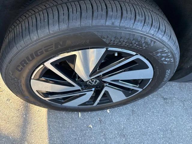 used 2024 Volkswagen Atlas car, priced at $31,999