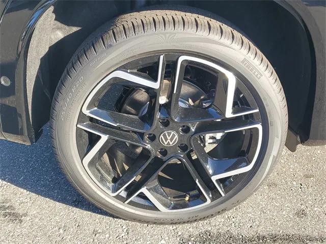 new 2026 Volkswagen Tiguan car, priced at $43,239