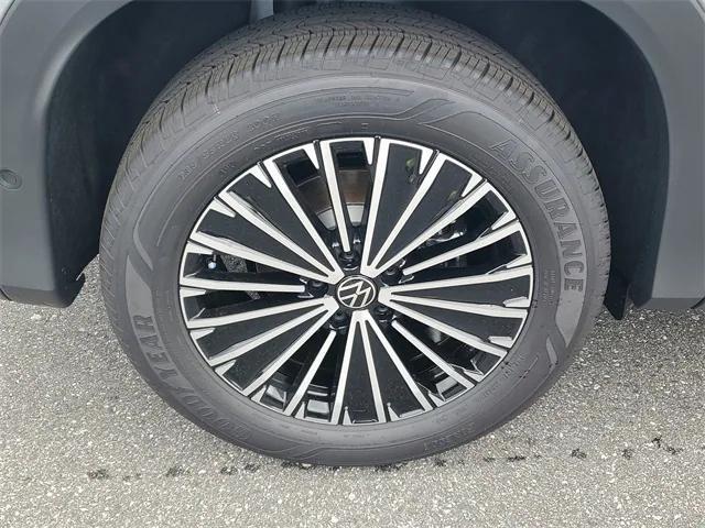 new 2025 Volkswagen Tiguan car, priced at $28,704