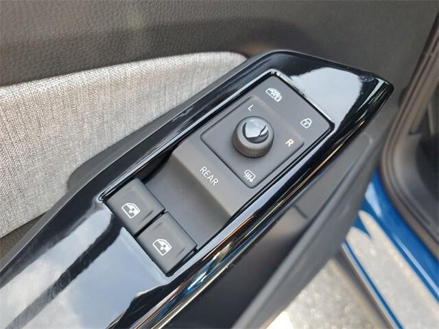 new 2025 Volkswagen ID.4 car, priced at $40,635