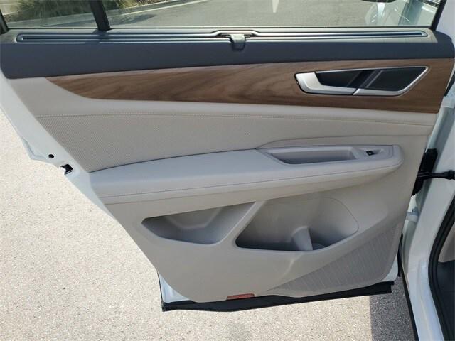 new 2025 Volkswagen Atlas car, priced at $43,121