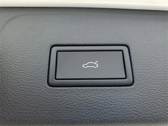 new 2026 Volkswagen Atlas car, priced at $43,975