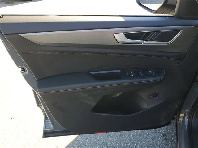 new 2026 Volkswagen Atlas Cross Sport car, priced at $43,499