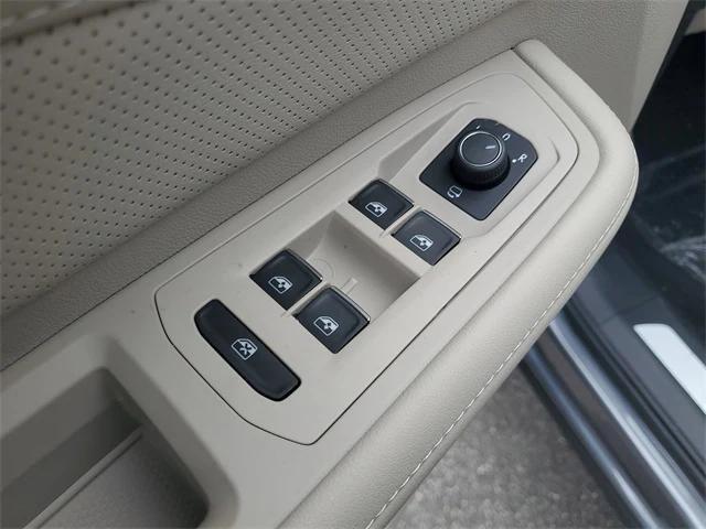 new 2025 Volkswagen Atlas car, priced at $53,041