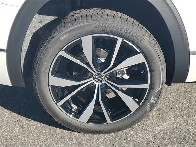 new 2026 Volkswagen Atlas car, priced at $54,081