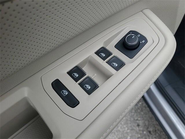 new 2025 Volkswagen Atlas car, priced at $35,518
