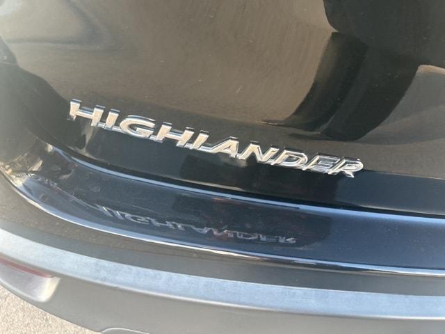 used 2015 Toyota Highlander car, priced at $16,500