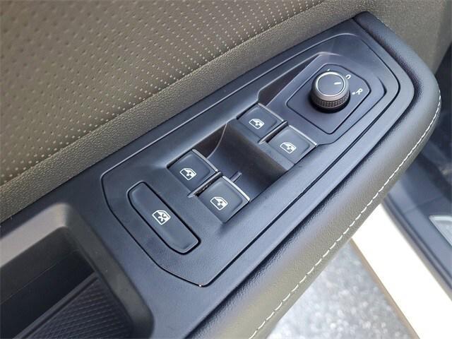 new 2026 Volkswagen Atlas car, priced at $44,487