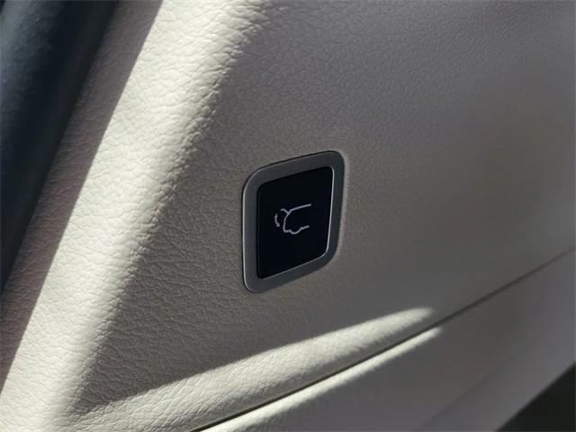 used 2023 Chrysler Pacifica car, priced at $22,399