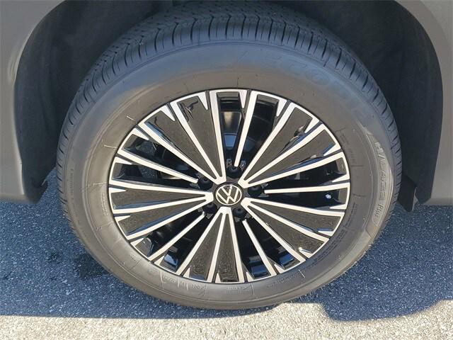 new 2025 Volkswagen Tiguan car, priced at $28,704