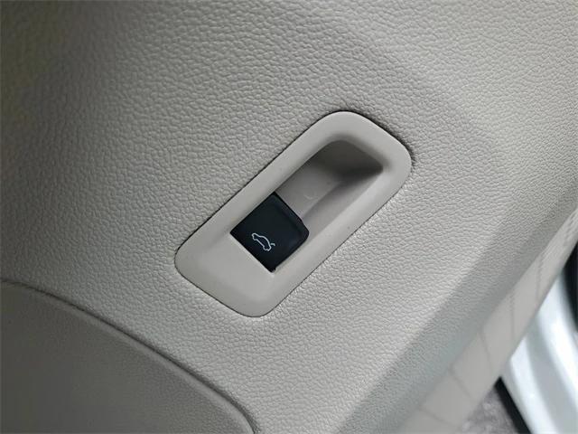 new 2026 Volkswagen Atlas car, priced at $42,943