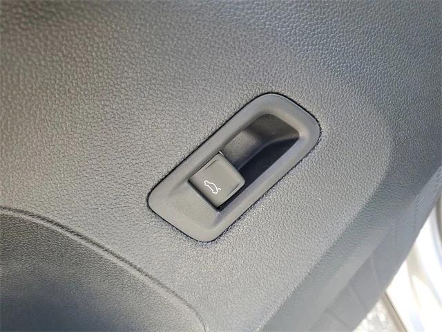 new 2026 Volkswagen Atlas car, priced at $44,050