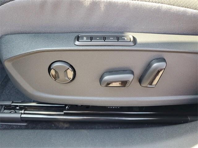 new 2025 Volkswagen ID.4 car, priced at $45,571