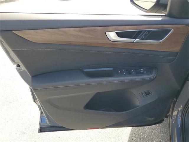 new 2026 Volkswagen Atlas car, priced at $44,553