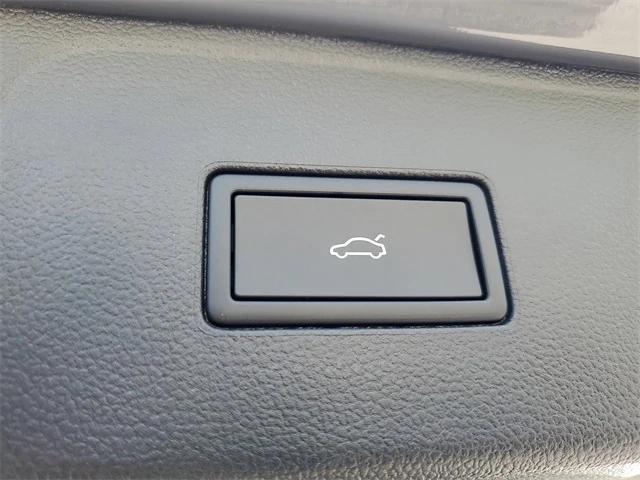 new 2026 Volkswagen Atlas car, priced at $44,553