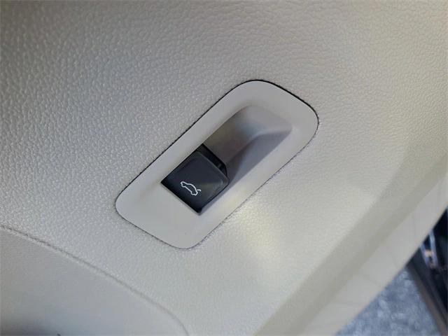 new 2026 Volkswagen Atlas car, priced at $43,538