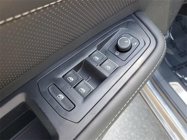 new 2025 Volkswagen Atlas car, priced at $50,618