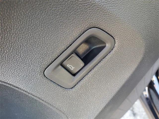 new 2026 Volkswagen Atlas Cross Sport car, priced at $52,569