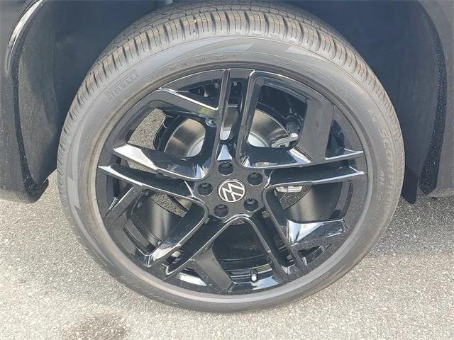 new 2025 Volkswagen Tiguan car, priced at $36,105