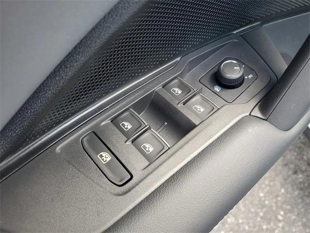 new 2025 Volkswagen Tiguan car, priced at $31,461