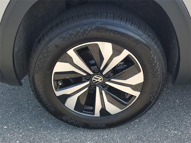 used 2024 Volkswagen Atlas Cross Sport car, priced at $32,499