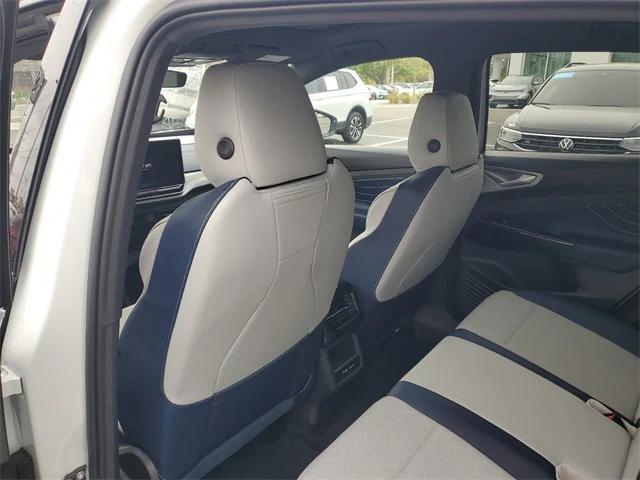 new 2025 Volkswagen ID.4 car, priced at $49,783