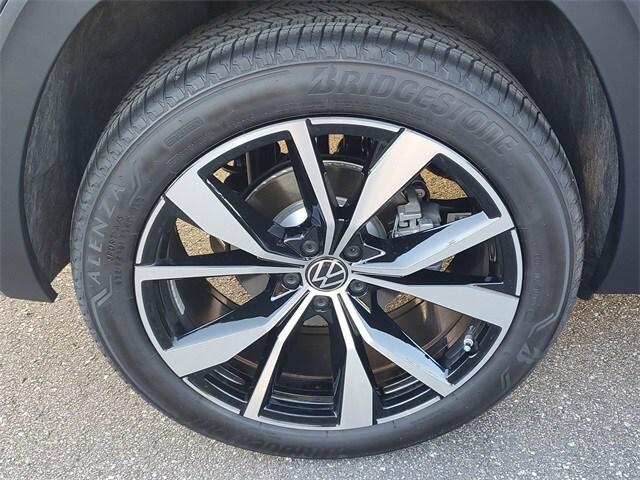 new 2026 Volkswagen Atlas Cross Sport car, priced at $53,006