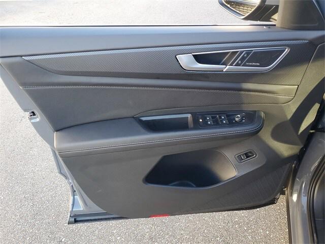 new 2026 Volkswagen Atlas Cross Sport car, priced at $53,006