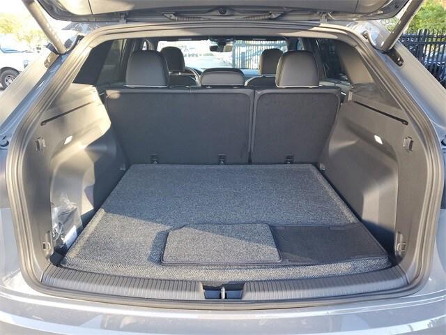 new 2026 Volkswagen Atlas Cross Sport car, priced at $53,006