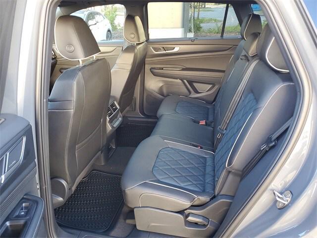 new 2026 Volkswagen Atlas Cross Sport car, priced at $53,006