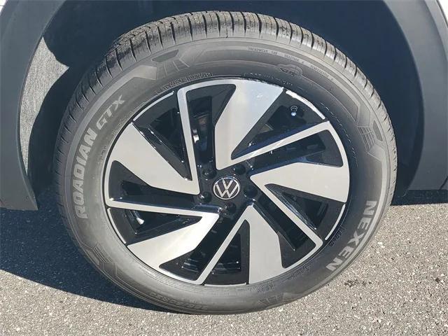 new 2026 Volkswagen Atlas car, priced at $42,943