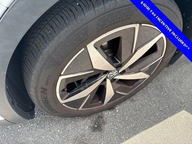 used 2021 Volkswagen ID.4 car, priced at $18,999