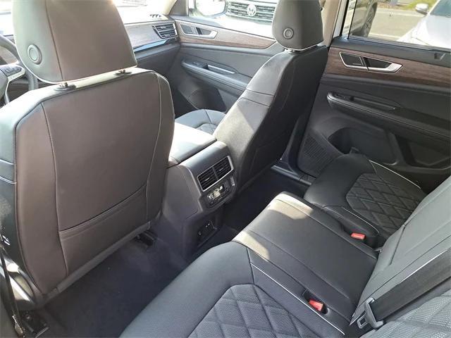 new 2025 Volkswagen Atlas car, priced at $51,555