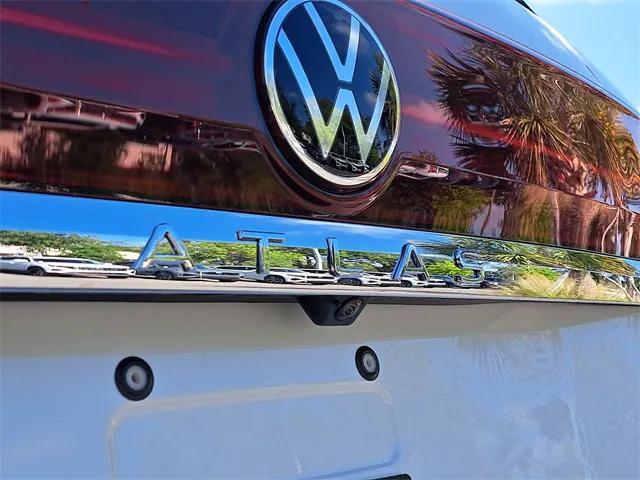 new 2025 Volkswagen Atlas car, priced at $51,555