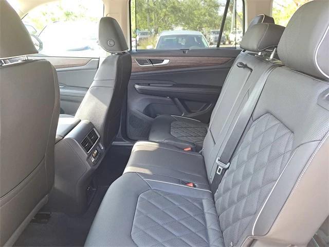 new 2025 Volkswagen Atlas car, priced at $51,555